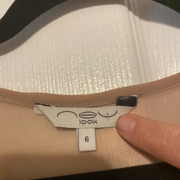 Beautiful flowing MIDI dress. Euro size 6. - Picture 4 of 10